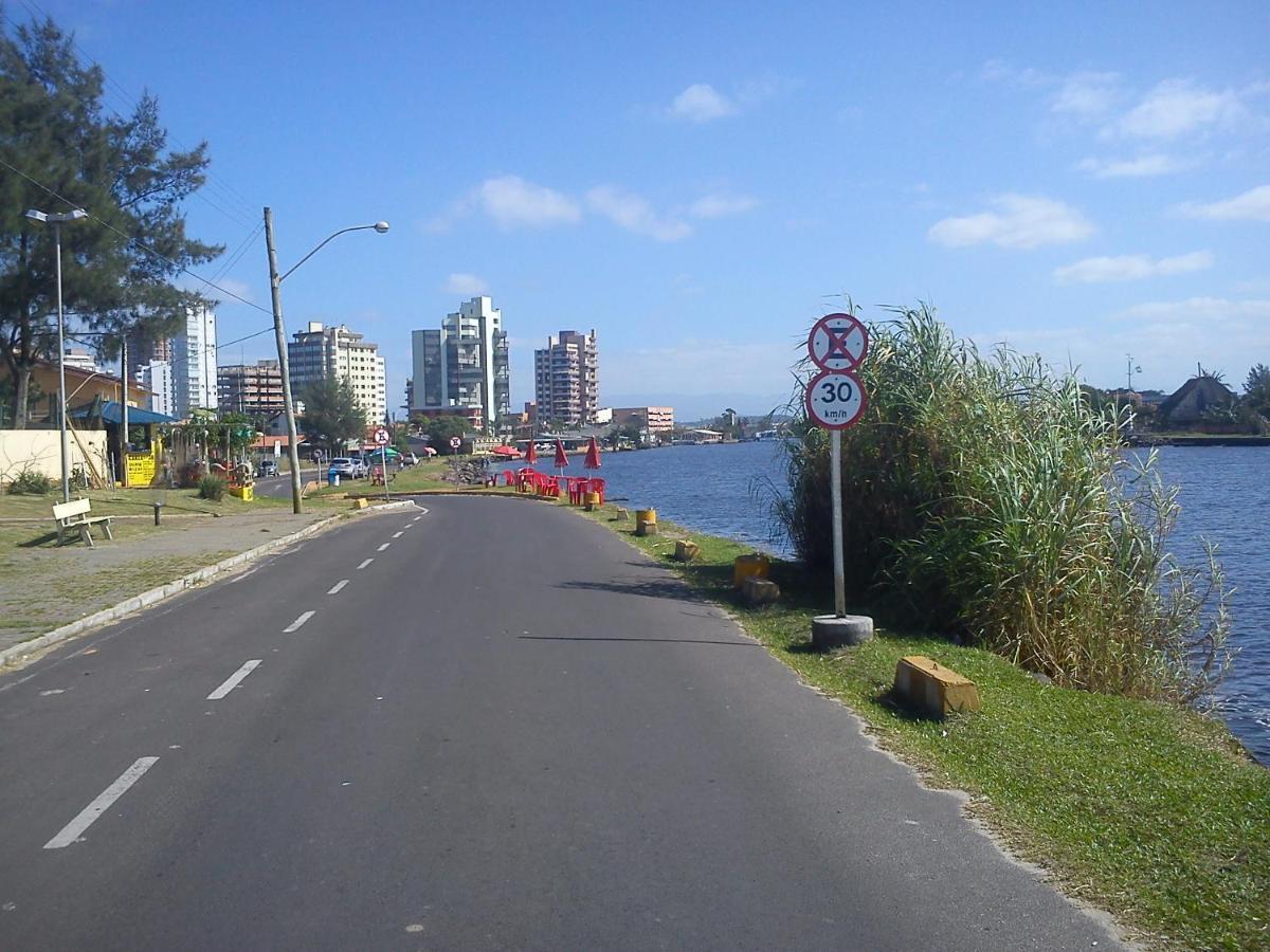 Casa De 2 Quartos Com 2 Ares-Condicionados Em Torres-Rs - Na Mais Bela Praia Gaucha - Cozinha - Banheiro - Tv Smart 32 E Wi-Fi - Estacionamento - Anfitria Superhost No Bnb Villa Kültér fotó