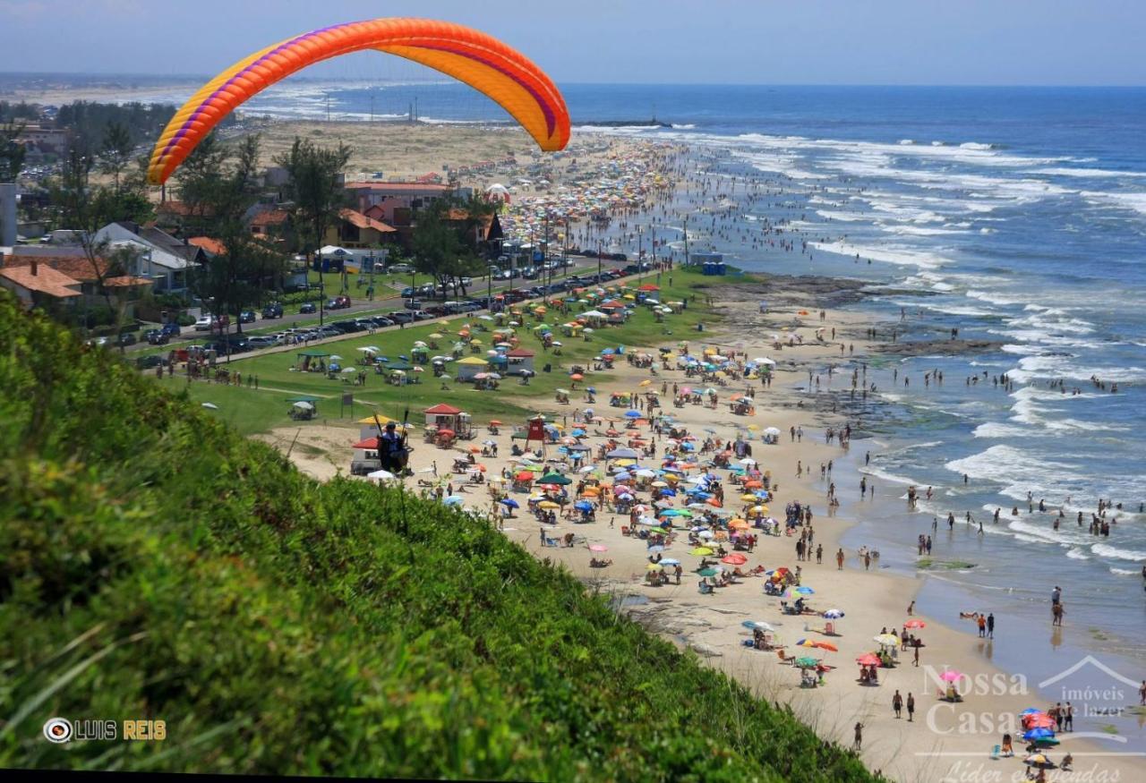 Casa De 2 Quartos Com 2 Ares-Condicionados Em Torres-Rs - Na Mais Bela Praia Gaucha - Cozinha - Banheiro - Tv Smart 32 E Wi-Fi - Estacionamento - Anfitria Superhost No Bnb Villa Kültér fotó