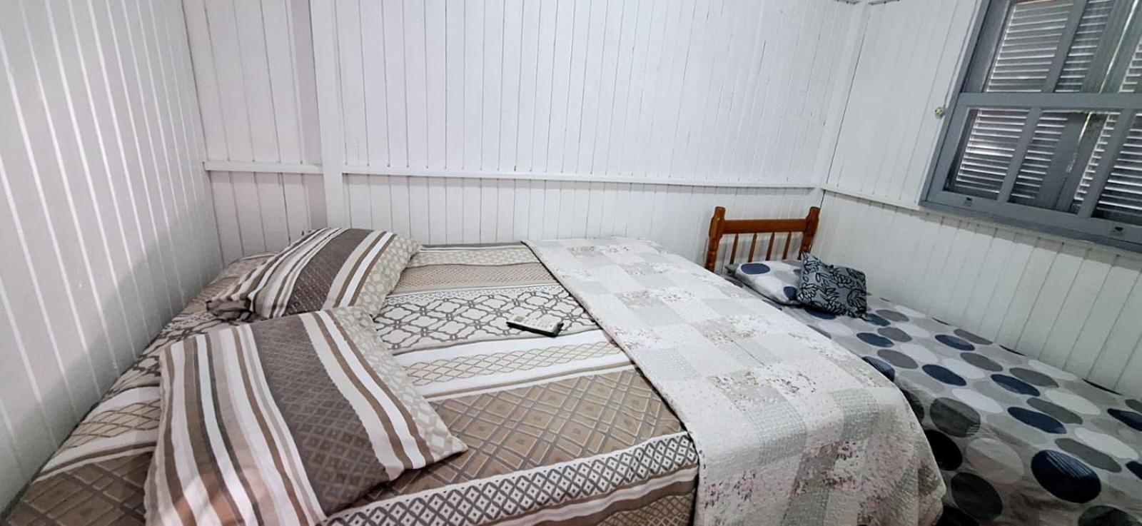 Casa De 2 Quartos Com 2 Ares-Condicionados Em Torres-Rs - Na Mais Bela Praia Gaucha - Cozinha - Banheiro - Tv Smart 32 E Wi-Fi - Estacionamento - Anfitria Superhost No Bnb Villa Kültér fotó
