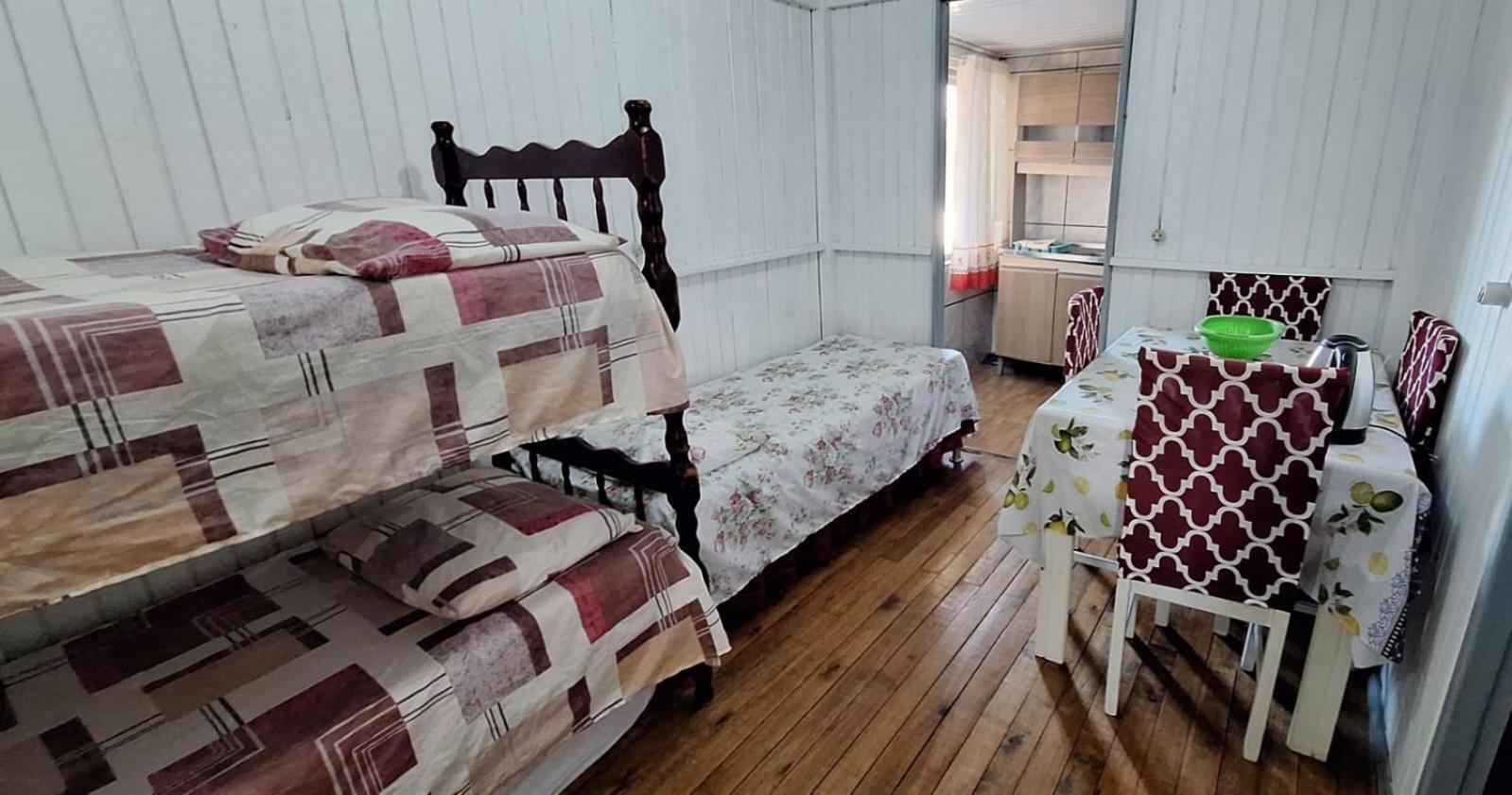 Casa De 2 Quartos Com 2 Ares-Condicionados Em Torres-Rs - Na Mais Bela Praia Gaucha - Cozinha - Banheiro - Tv Smart 32 E Wi-Fi - Estacionamento - Anfitria Superhost No Bnb Villa Kültér fotó