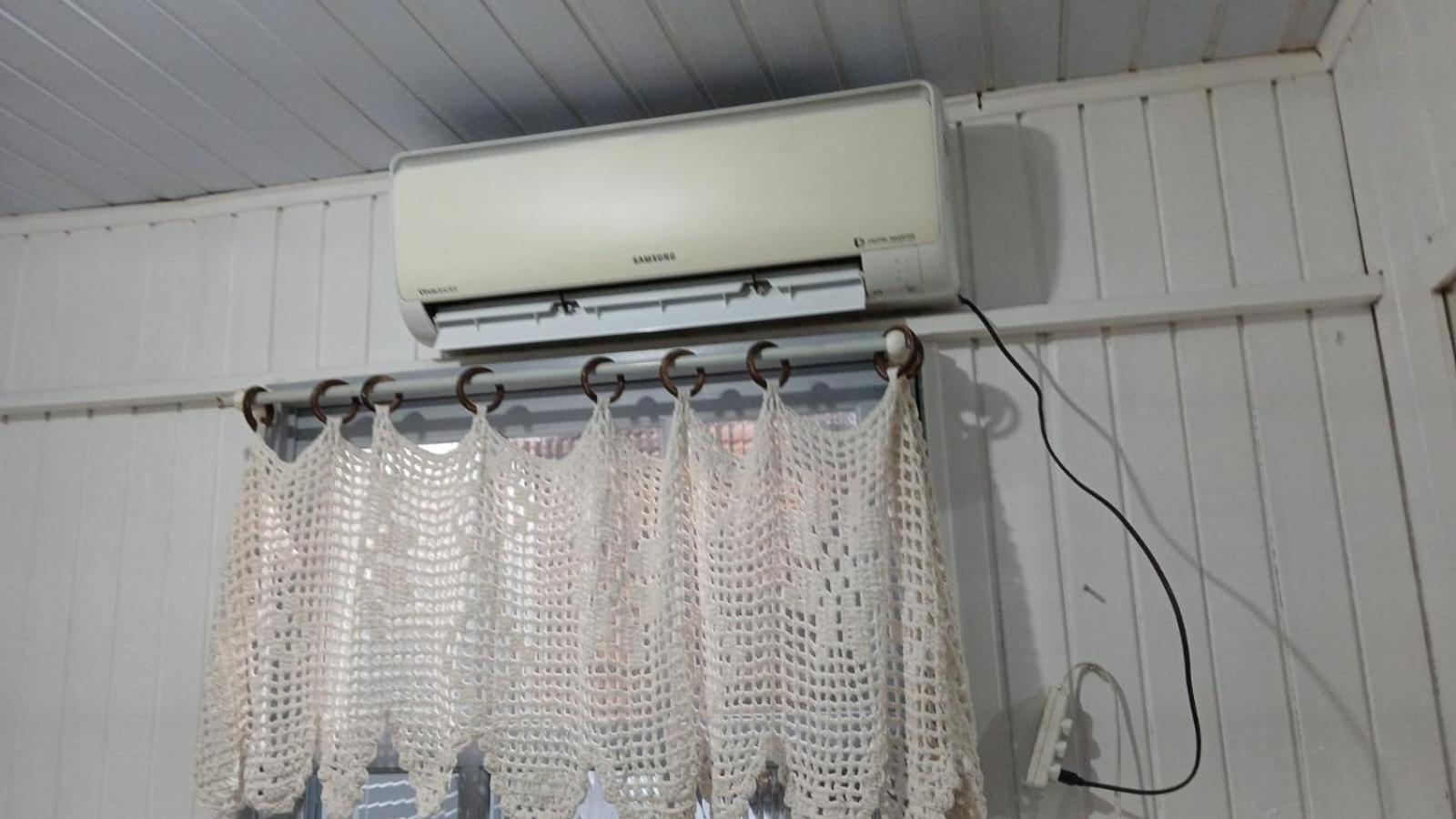 Casa De 2 Quartos Com 2 Ares-Condicionados Em Torres-Rs - Na Mais Bela Praia Gaucha - Cozinha - Banheiro - Tv Smart 32 E Wi-Fi - Estacionamento - Anfitria Superhost No Bnb Villa Kültér fotó